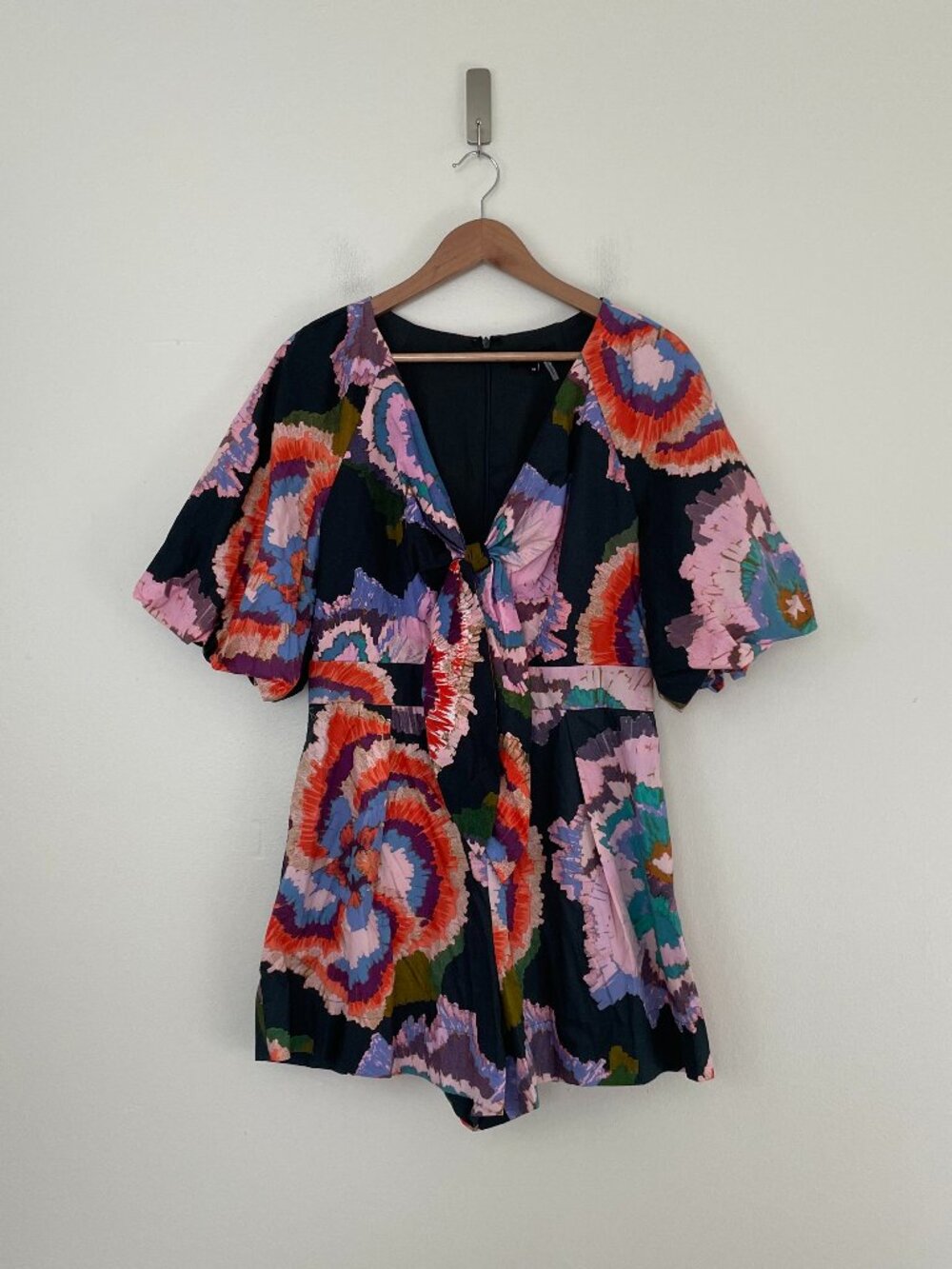 1.STATE Multicolor Floral Puff Sleeve Tie Front Romper Size Medium